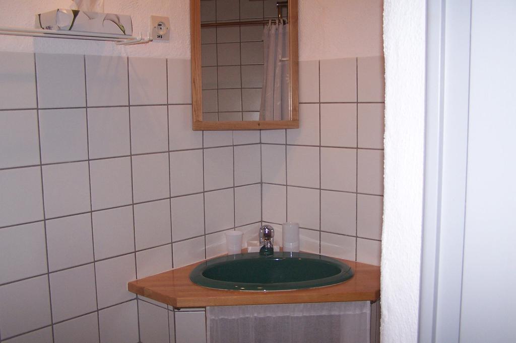 Salomony Chambre D'Hotes Marcols-les-Eaux Phòng bức ảnh